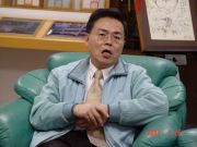 呂朝福會長正接受我們特攻隊的訪問。